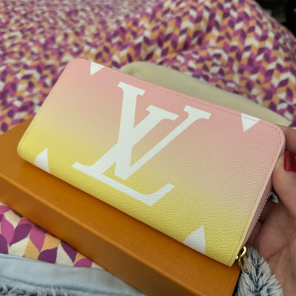 Authentic LOUIS VUITTON Zippy wallet LV by the Pool canvas Pink Yellow